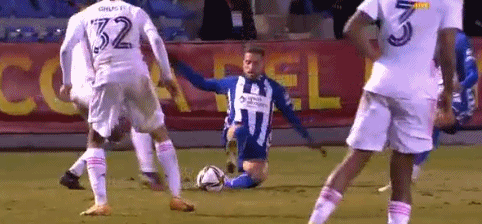 上港亚冠生死战！带蒋光太出征柔佛，是后防救星还是烟雾弹？