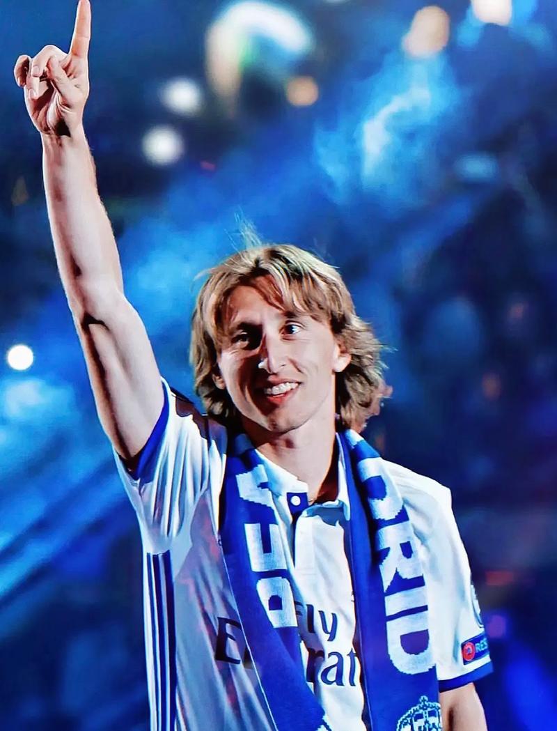 官方授权手游《鬼泣巅峰之战》测试明日开启 新预告赏